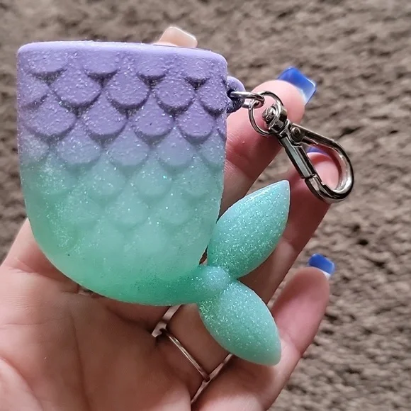 Bath and Body Works antibacterial keychain - Picture 2 of 2